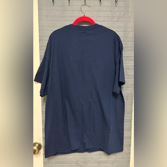 Happy Howlidays Wolves Santa Hat Short Sleeve Navy Blue T Shirt Tee Size XL - Picture 5 of 7